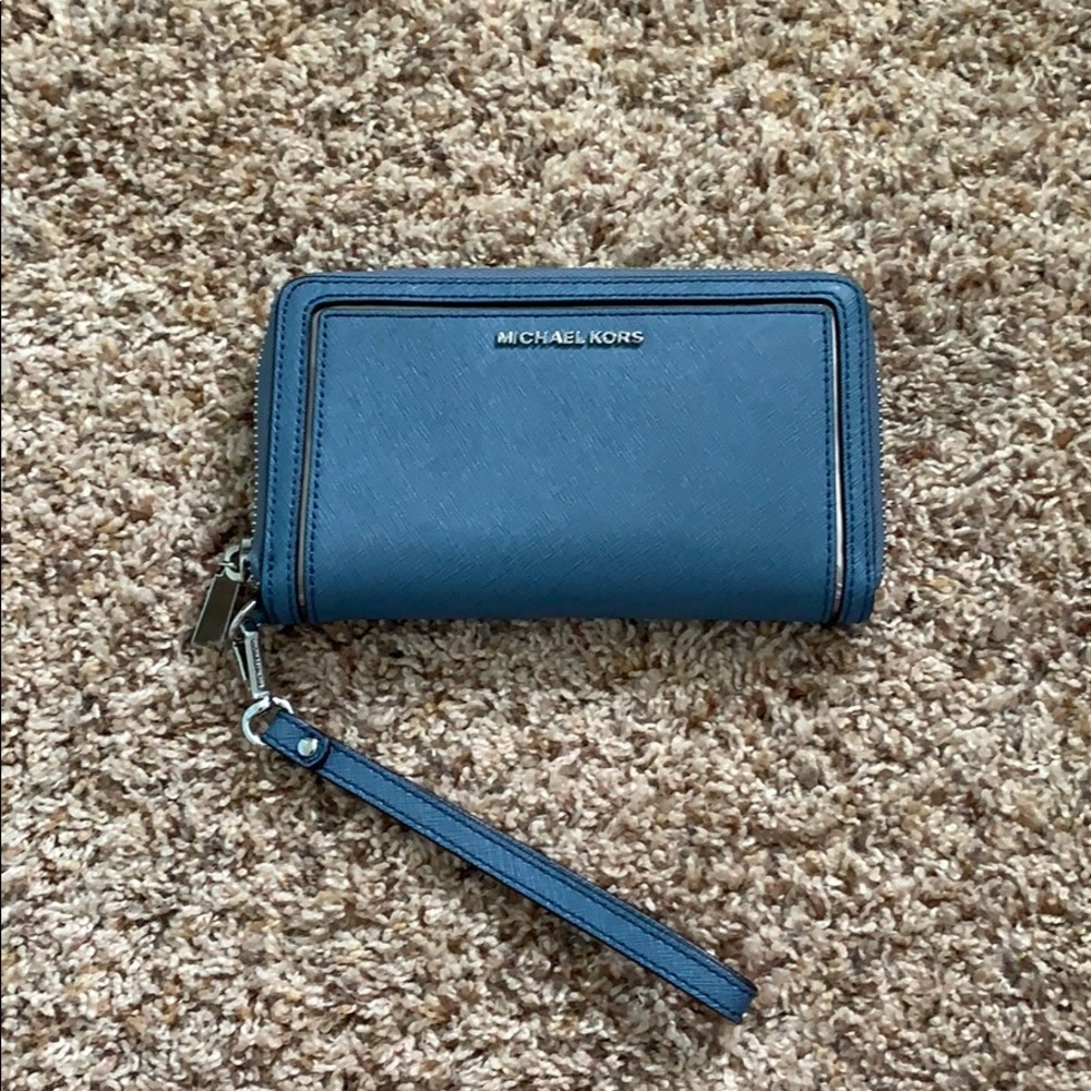 Michael Kors large leather smartphone wristlet